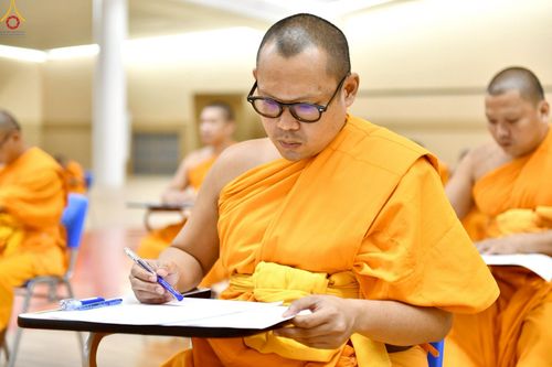 ภาพ No.249666:วันที่ 1 ตุลาคม พ.ศ. 2568 การสอบธรรมสนามหลวง นักธรรมชั้นตรี อำเภอคลองหลวง จังหวัดปทุมธานี ณ ห้องแก้วสารพัดนึก 2 วัดพระธรรมกาย