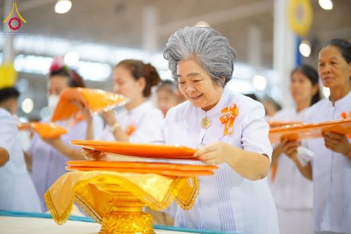 ภาพ No.215459:วันอาทิตย์ต้นเดือนที่ 6 เมษายน พ.ศ. 2568 ขบวนอัญเชิญผ้าป่าสมทบ มหาสังฆทาน 40,000 กว่าวัดทั่วประเทศ ณ สภาธรรมกายสากล วัดพระธรรมกาย