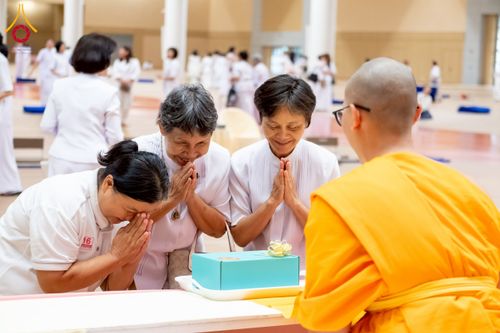 ภาพ No.237903:วันอาทิตย์ที่ 10 สิงหาคม พ.ศ. 2568 พิธีถวายไทยธรรมมุทิตาเปรียญธรรมและบาลีศึกษา ณ ห้องแก้วสารพัดนึก2 วัดพระธรรมกาย ปทุมธานี