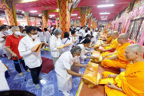 ภาพ No.203585:พิธีทอดผ้าป่าทำนุบำรุงศาสนสถาน ณ วัดตะเคียน ตำบลบางคูเวียง อำเภอบางกรวย จังหวัดนนทบุรี ในโครงการธรรมยาตรา กตัญญูบูชา มหาปูชนียาจารย์ พระมงคลเทพมุนี(สด จนฺทสโร) พระผู้ปราบมาร อนุสรณ์สถาน 7 แห่ง ปีที่ 13 วันที่ 29 มกราคม พ.ศ. 2568