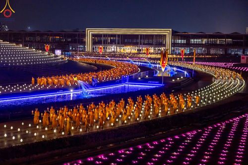 ภาพ No.279302:พิธีจุดวิสาขประทีป พิธีเวียนประทักษิณ ในวันวิสาขบูชา พุธที่ 22 พฤษภาคม พ.ศ. 2567 ( วันพระขึ้น 15 ค่ำ เดือน 6 ) ณ ลานธรรม พระมหาธรรมกายเจดีย์ วัดพระธรรมกาย จ.ปทุมธานี