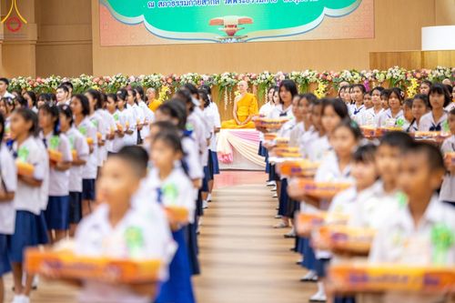 ภาพ No.152905:อบรมเชิงปฎิบัติการจัดกิจกรรมทอดกฐินสัมฤทธิ์ และพิธีมอบผ้าไตรประธานกฐินสัมฤทธิ์เด็กดี V-Star ประจำปีพุทธศักราช 2567  วันเสาร์ที่ 7 กันยายน พ.ศ.2567 ณ สภาธรรมกายสากล วัดพระธรรมกาย