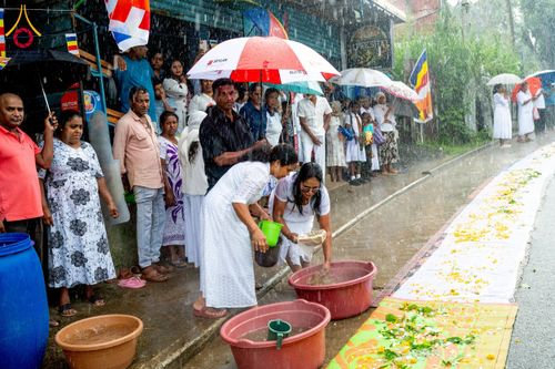 ภาพ No.226320:วันที่ 7-10 พฤษภาคม พ.ศ. 2568 โครงการเดินธรรมยาตรา สยาม-ลังกา ธรรมยาตรา ฉลองเทศกาลวิสาขบูชาแห่งชาติ ศรีลังกา บูชาธรรม 81 ปี หลวงพ่อธัมมชโย เมืองนูวราอิลิยา ประเทศศรีลังกา