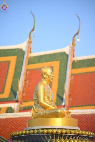 ภาพ No.197709:พิธีตักบาตรพระธรรมยาตรา ณ อนุสรณ์สถานลำดับที่ 4 สถานที่เกิดด้วยกายธรรม วัดโบสถ์(บน) ต.บางคูเวียง จ.นนทบุรี ในโครงการธรรมยาตรา กตัญญูบูชา มหาปูชนียาจารย์ พระมงคลเทพมุนี(สด จนฺทสโร) พระผู้ปราบมาร อนุสรณ์สถาน 7 แห่ง ปีที่ 13 วันที่ 19 มกราคม พ.ศ. 2568