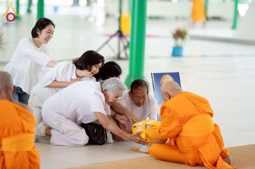 ภาพ No.244853:วันเสาร์ที่ 6 กันยายน พ.ศ. 2568 พิธีถวายบาตร บรรพชา อุปสมบทของนาคธรรมทายาท โครงการอุปสมบทหมู่บูชาธรรมครบรอบ 108 ปี  วันครูผู้ค้นพบวิชชาธรรมกาย ณ โบสถ์พระไตรปิฎก วัดพระธรรมกาย