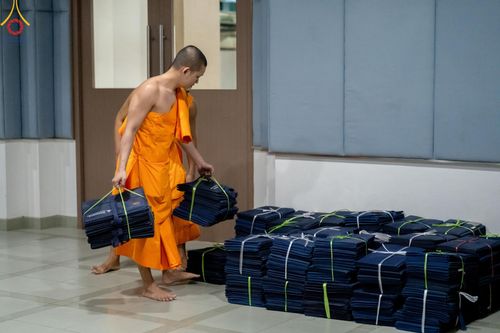 ภาพ No.60592:V.38 ทุ่มพลังเพื่อพ่อครบ 80 ปี ภาพการเตรียมงานของหน่วยงานต่างๆ เพื่อพิธีฉลองอายุวัฒนมงคล 80 ปี หลวงพ่อธัมมชโย และรับถวายมหาสังฆทาน 10,000 กว่าวัดทั่วประเทศ ในวันคุ้มครองโลก วันจันทร์ที่ 22 เมษายน พ.ศ. 2567