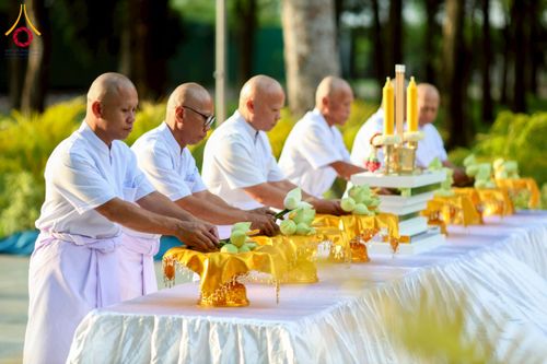 ภาพ No.244605:วันเสาร์ที่ 6 กันยายน พ.ศ. 2568 พิธีเวียนประทักษิณ และวันทาสีมาของนาคธรรมทายาท โครงการอุปสมบทหมู่บูชาธรรมครบรอบ 108 ปี วันครูผู้ค้นพบวิชชาธรรมกาย ณ โบสถ์พระไตรปิฎก วัดพระธรรมกาย