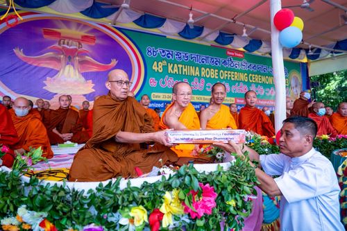 ภาพ No.98678:พิธีทอดกฐินสมทบวัดกัลยาณมิตรต่างประเทศ ณ วัดราชบัณนะวิหาร เมืองรังกามาติ ประเทศบังกลาเทศ วันศุกร์ที่ 24 พฤศจิกายน พ.ศ. 2566