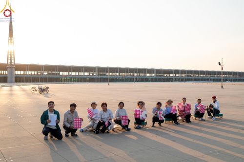 ภาพ No.60901:V.37 ยิ่งกว่าดี เพื่อ 80 ปีของพ่อ ภาพการเตรียมงานของหน่วยงานต่างๆ เพื่อพิธีฉลองอายุวัฒนมงคล 80 ปี หลวงพ่อธัมมชโย และรับถวายมหาสังฆทาน 10,000 กว่าวัดทั่วประเทศ ในวันคุ้มครองโลก วันจันทร์ที่ 22 เมษายน พ.ศ. 2567