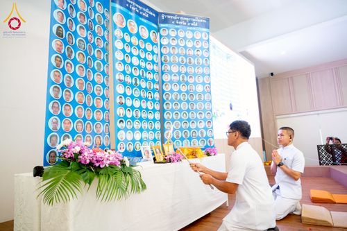 ภาพ No.225992:วันเสาร์ที่ 24 พฤษภาคม พ.ศ. 2568 พิธีถวายสังฆทาน 323 วัด ปีที่ 21 ครั้งที่ 177 พิธีมอบกองทุนหนุนแรงใจช่วยครูใต้ ปีที่ 18 ครั้งที่ 141 และพิธีทำบุญอุทิศส่วนกุศลให้ผู้วายชนม์ ณ ศูนย์ปฏิบัติธรรมภาคใต้ จ.สงขลา