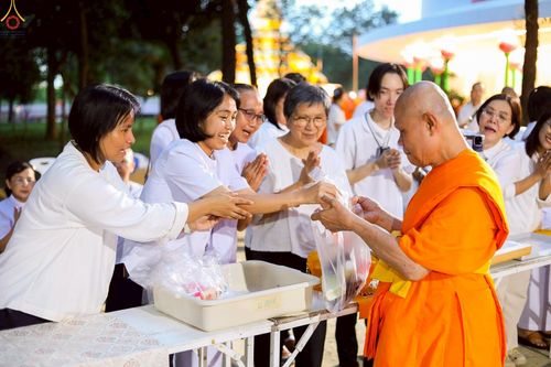 ภาพ No.250706:วันอังคารที่ 7 ตุลาคม พ.ศ. 2568 พิธีมหาปวารณาออกพรรษา ณ โบสถ์พระไตรปิฎก วัดพระธรรมกาย