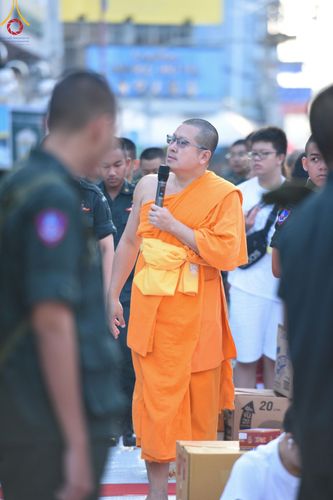 ภาพ No.151701:V.55 ทีมใหญ่ที่หาดใหญ่ เจ้าหน้าที่ทุกสถานะ หลายสัญชาติ ร่วมกันจัดงานตักบาตรที่หาดใหญ่ วันที่ 10-11 สิงหาคม พ.ศ. 2567