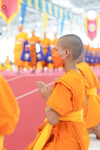 ภาพ No.85433:พิธีถวายมหาสังฆทานคณะสงฆ์ 2000 กว่าวัดทั่วประเทศปีที่ 23, พิธีถวายไทยธรรมคณะสงฆ์ 323 วัด 4 จังหวัดชายแดนภาคใต้, พิธีมอบปัจจัยช่วยเหลือครู 4 จังหวัดชายแดนภาคใต้ ณ สภาธรรมกายสากล วัดพระธรรมกาย ในวันสมาธิโลก อาทิตย์ที่ 6 สิงหาคม พ.ศ. 2566