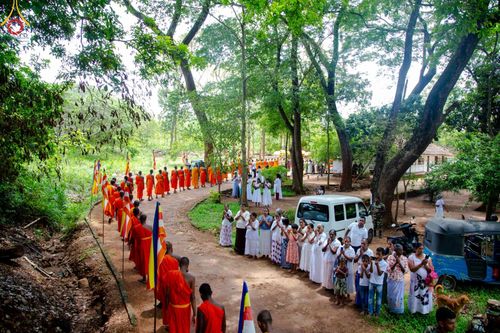 ภาพ No.139929:PhotoStory มหาศรัทธา ธรรมยาตราศรีลังกา EP.2 พิธีเปิดโครงการสยาม-ลังกา ธรรมยาตรา ฉลองเทศกาลวิสาขบูชาแห่งชาติ ศรีลังกา บูชาธรรม 80 ปีหลวงพ่อธัมมชโย เมื่อวันที่ 17 พฤษภาคม พ.ศ. 2567