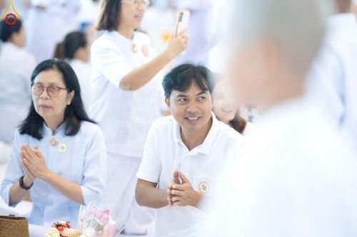 ภาพ No.215021:วันเสาร์ที่ 5 เมษายน พ.ศ. 2568 พิธีเวียนประทักษิณรอบพระมหาธรรมกายเจดีย์  พิธีวันทาเจดีย์ พิธีขอขมาและมอบผ้าไตร ในโครงการบรรพชาสามเณรฟื้นฟูพระพุทธศาสนาทั่วไทย , โครงการหน่อแก้วเปรียญธรรม รุ่นที่ 13 ,  โครงการสามเณรยุวธรรมทายาท รุ่นที่ 33 , โครงการสามเณรมั