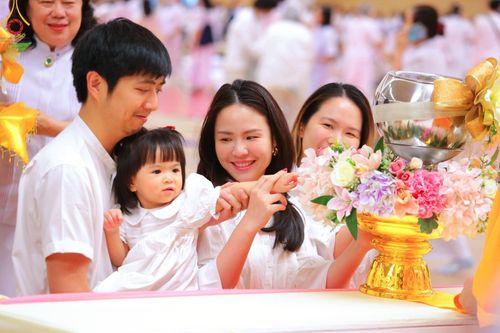 ภาพ No.206961:พิธีถวายโคมมาฆประทีป น้อมถวายเป็นพุทธบูชา แด่คณะพระภิกษุ สามเณร วัดพระธรรมกาย วันอาทิตย์ที่ 9 กุมภาพันธ์ พ.ศ. 2568 ณ ห้องแก้วสารพัดนึก 2 สภาธรรมกายสากล วัดพระธรรมกาย จังหวัดปทุมธานี