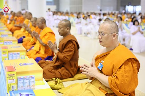 ภาพ No.185322:พิธีถวายมหาสังฆทาน 1,000 วัด ในวาระอายุวัฒนมงคล 84 ปี หลวงพ่อทัตตชีโว วันอาทิตย์ที่ 22 ธันวาคม พ.ศ. 2567 ณ สภาธรรมกายสากล วัดพระธรรมกาย