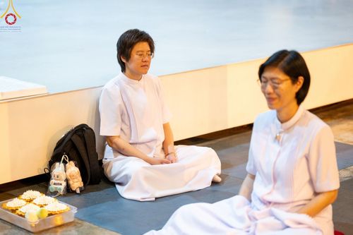 ภาพ No.154882:พิธีจุดประทีป, พิธีฉลองชัยสวดมนต์บทธัมมจักกัปปวัตนสูตร ณ มหารัตนวิหารคด วัดพระธรรมกาย วันอังคารที่ 17 กันยายน พ.ศ. 2567