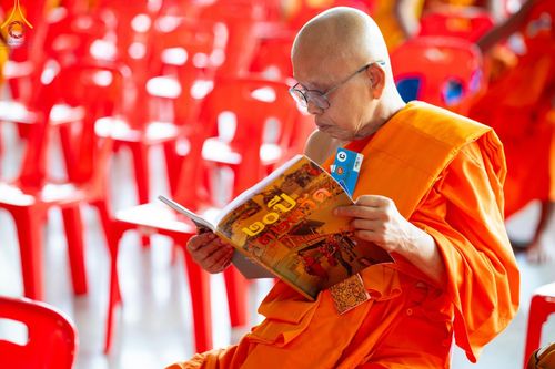 ภาพ No.60387:การต้อนรับพระสังฆาธิการ 10,000 กว่าวัดทั่วประเทศ พิธีมอบปัจจัยช่วยเหลือครู 4 จังหวัดชายแดนภาคใต้ พิธีปฏิบัติธรรม ในวันคุ้มครองโลก วันจันทร์ที่ 22 เมษายน พ.ศ.2567 ณ วัดพระธรรมกาย จ.ปทุมธานี