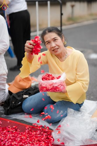 ภาพ No.128267:พิธีอัญเชิญพระบรมสารีริกธาตุ " ใจกลางเมืองนครหาดใหญ่ " เพื่อประดิษฐาน ณ มหารัตนเจดีย์สิริปทุมสวรรค์ (เจดีย์อริยพุทธะ 5 พระองค์) ศูนย์ปฏิบัติธรรมภาคใต้ อ.บางกล่ำ จ.สงขลา  วันที่ 9 มีนาคม พ.ศ.2567 (ชุดที่ 1)