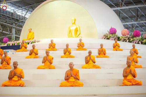 ภาพ No.151233:พิธีบูชาข้าวพระ ในวันอาทิตย์ต้นเดือน วันที่ 1 กันยายน พ.ศ. 2567 ณ สภาธรรมกายสากล วัดพระธรรมกาย