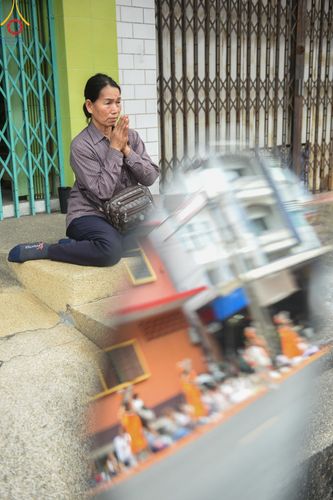 ภาพ No.128555:พิธีอัญเชิญพระบรมสารีริกธาตุ " ใจกลางเมืองนครหาดใหญ่ " เพื่อประดิษฐาน ณ มหารัตนเจดีย์สิริปทุมสวรรค์ (เจดีย์อริยพุทธะ 5 พระองค์) ศูนย์ปฏิบัติธรรมภาคใต้ อ.บางกล่ำ จ.สงขลา  วันที่ 9 มีนาคม พ.ศ. 2567 (ชุดที่ 2)