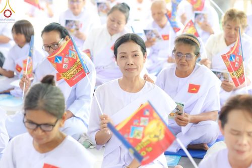 ภาพ No.158343:โครงการอบรมอุบาสก อุบาสิกาแก้ว  ตัวแทนทอดกฐิน 30,000 วัด ทั่วไทย บูชาธรรม 80 ปี หลวงพ่อธัมมชโย ระหว่างวันที่ 20-22 กันยายน พ.ศ. 2567 ณ จังหวัดบุรีรัมย์ รุ่นที่ 3