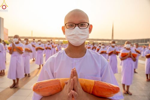 ภาพ No.79783:พิธีเวียนประทักษิณ ณ พระมหาธรรมกายเจดีย์ และพิธีวันทาเจดีย์ ในโครงการบรรพชาสามเณรฟื้นฟูพระพุทธศาสนาทั่วไทย วันเสาร์ที่ 8 เมษายน พ.ศ.2566