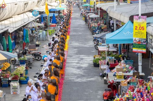 ภาพ No.287762:วันที่ 3 มกราคม พ.ศ. 2569 พิธีต้อนรับพระธรรมยาตรา ครั้งที่ 2 (ภาพชุดที่ 2) ในโครงการธรรมยาตรา กตัญญูบูชา มหาปูชนียาจารย์ พระมงคลเทพมุนี(สด จนฺทสโร) พระผู้ปราบมาร อนุสรณ์สถาน 7 แห่ง ปีที่ 14 ณ อนุสรณ์สถานมหาวิหารพระมงคลเทพมุนี (โลตัสแลนด์) อ.สองพี่น้อง จ.