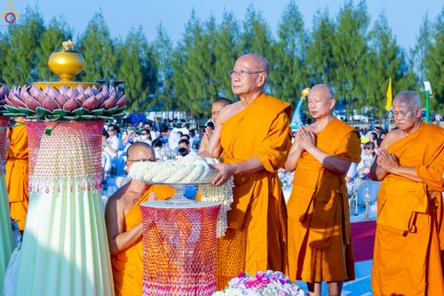 ภาพ No.301917:วันที่ 23 มกราคม พ.ศ. 2569 พิธีจุดประทีปธรรมถวายเป็นพุทธบูชา และบูชาธรรมมหาปูชนียาจารย์  ณ อนุสรณ์สถานลำดับที่ 5 สถานที่เผยแผ่วิชชาธรรมกายครั้งแรก อนุสรณ์สถานบางปลา วัดบางปลา อำเภอบางเลน จังหวัดนครปฐม ในโครงการธรรมยาตรา กตัญญูบูชา มหาปูชนียาจารย์ พระมงคล