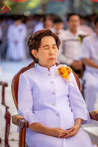 ภาพ No.285763:วันพุธที่ 10 ธันวาคม พ.ศ.2568  พิธีตอกเสาเข็มมงคลต้นสุดท้าย รองรับองค์พระเจดีย์เพื่อสร้างสันติภาพโลก ณ ศูนย์ปฏิบัติธรรมและศูนย์อบรมเยาวชน ชัยนาท