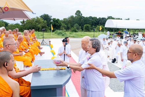 ภาพ No.346654:วันอาทิตย์ที่ 30 สิงหาคม พ.ศ.2569 พิธีทอดผ้าป่า สวดธรรมจักรกัปปวัตนสูตรกลั่นแผ่นดินโปรยรัตนชาติ  สถาปนาองค์พระเจดีย์เพื่อสร้างสันติภาพโลก  ณ ศูนย์ปฏิบัติธรรมพนมสารคาม (เพชรตะวัน) จังหวัดฉะเชิงเทรา