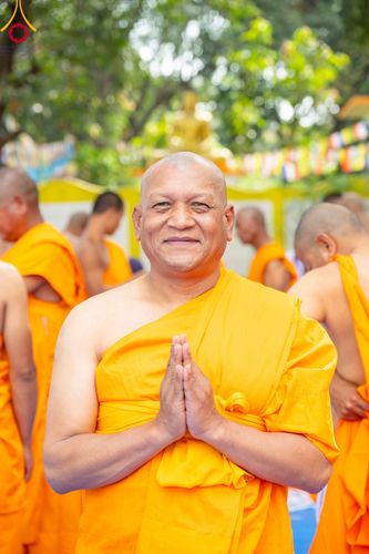 ภาพ No.314141:วันจันทร์ที่ 16 มีนาคม พ.ศ. 2569 พิธีเวียนเทียนประทักษิณ และพิธีบรรพชาสามเณร 500 รูป ณ วิหารมายาเทวี ประเทศเนปาล