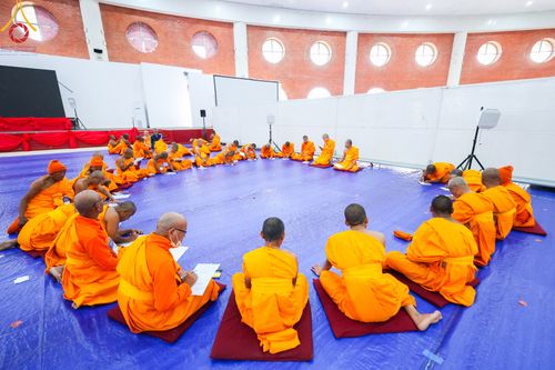 ภาพ No.315269:​วันอาทิตย์ที่ 22 มีนาคม พ.ศ.2569 สามเณรธรรมทายาทเนปาล 500 รูป ฟังธรรม สวดมนต์ ปฏิบัติธรรมร่วมกัน  ณ International Assembly and Meditation Hall Lumbini