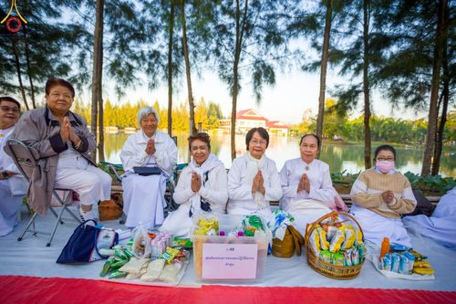 ภาพ No.104982:พิธีตักบาตรพระ ๑,๐๐๐ รูป ฉลองเมืองลำปาง ๑,๓๔๓ ปี วันเสาร์ที่ ๓๐ ธันวาคม พ.ศ. ๒๕๖๖ ณ ศูนย์ปฏิบัติธรรมลำปาง อำเภอเมือง จังหวัดลำปาง