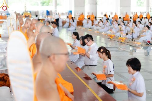 ภาพ No.211052:วันพฤหัสบดีที่ 13 มีนาคม พ.ศ. 2568  กิจกรรมวันพระ ขึ้น 15 ค่ำ เดือน 4 พิธีบุพเปตพลี ครั้งที่ 160 และ พิธีฉลองชัยสวดธัมจักรกัปปวัตนสูตร ครบ 7,196,000,000 จบ ณ วัดพระธรรมกาย