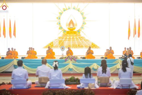 ภาพ No.205835:พิธีตักบาตร และ พิธีบูชาข้าวพระ ในวันอาทิตย์ต้นเดือน 2 กุมภาพันธ์ พ.ศ. 2568 ณ สภาธรรมกายสากล วัดพระธรรมกาย