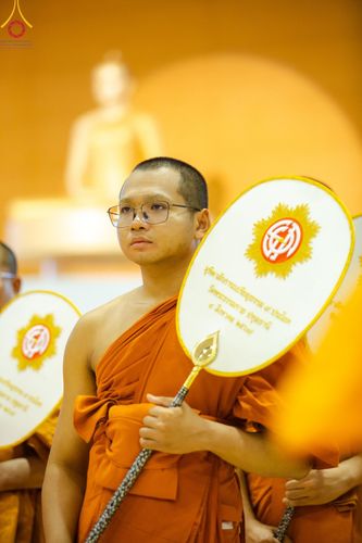 ภาพ No.147033:พิธีมุทิตาสักการะพระภิกษุ ผู้สอบได้เปรียญธรรม 9 ประโยคระดับโลกปีที่ 36, พิธีมอบโล่เกียรติยศและทุนการศึกษา สำนักเรียนบาลีดีเด่นทั่วประเทศ, พิธีถวายมหาสังฆทานคณะสงฆ์ 2,000 กว่าวัด ทั่วประเทศ ปีที่ 24, พิธีถวายไทยธรรมคณะสงฆ์ 323 วัด 4 จังหวัดชายแดนภาคใต้