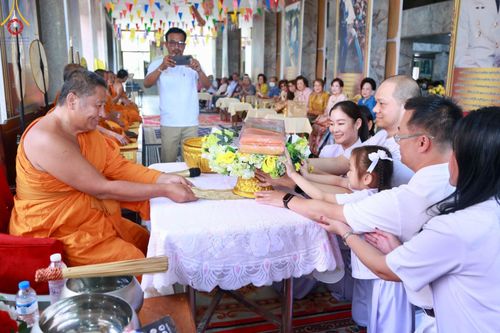 ภาพ No.98389:พิธีทอดกฐินสามัคคีทั่วไทย 5,000 วัด ณ วัดอัมพุวราราม อ.สามโคก จ.ปทุมธานี วันที่ 26 พฤศจิกายน พ.ศ. 2566