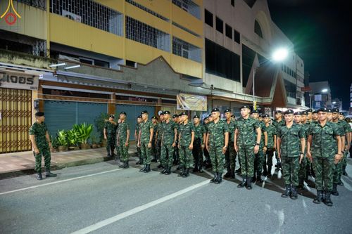 ภาพ No.151611:V.55 ทีมใหญ่ที่หาดใหญ่ เจ้าหน้าที่ทุกสถานะ หลายสัญชาติ ร่วมกันจัดงานตักบาตรที่หาดใหญ่ วันที่ 10-11 สิงหาคม พ.ศ. 2567