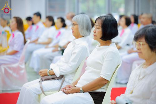 ภาพ No.221355:วันอาทิตย์ที่ 27 เมษายน พ.ศ. 2568 พิธีเจริญพระพุทธมนต์สมโภชดวงแก้วธรรมชัย เนื่องในโอกาสบูชาธรรม 81 ปีหลวงพ่อธัมมชโย อัญเชิญประดิษฐานเนื่องในโอกาสสถาปนาวัดพระธรรมกายไอซ์แลนด์ ณ อาคารปลูกศรัทธา 1 วัดพระธรรมกาย อำเภอคลองหลวง จังหวัดปทุมธานี