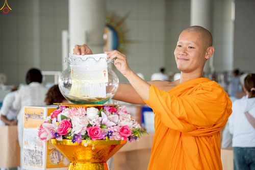 ภาพ No.247363:วันจันทร์ที่ 22 กันยายน พ.ศ. 2568 (วันพระ แรม 15 ค่ำ เดือน 10) พิธีบุพเปตพลี ครั้งที่ 170 ร่วมอุทิศบุญแด่หมู่ญาติที่ล่วงลับไปแล้ว และสืบทอดอายุพระพุทธศาสนา ณ หอฉันคุณยายอาจารย์ฯ วัดพระธรรมกาย