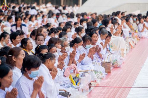 ภาพ No.107516:พิธีตักบาตรพระธรรมยาตราฯ ในโครงการธรรมยาตรากตัญญูบูชา มหาปูชนียาจารย์ พระมงคลเทพมุนี(สด จนฺทสโร) พระผู้ปราบมาร ปีที่ 12 ณ อนุสรณ์สถานมหาวิหารพระมงคลเทพมุนี อ.สองพี่น้อง จ.สุพรรณบุรี วันที่ 7 มกราคม พ.ศ. 2567