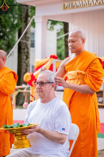 ภาพ No.144558:พิธีตัดปอยผมและปลงผมนาคธรรมทายาท ณ วัดพระธรรมกายนิวเจอร์ซี ประเทศสหรัฐอเมริกา วันที่ 29 มิถุนายน พ.ศ. 2567