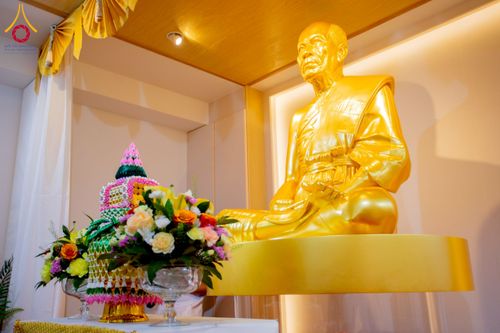 ภาพ No.221269:วันศุกร์ที่ 25 เมษายน พ.ศ. 2568 พิธีอัญเชิญรูปเหมือนพระมงคลเทพมุนี (สด จนฺทสโร) พระผู้ปราบมาร พิธีทอดผ้าป่าสามัคคี 25 ปี พิธีถวายสังฆทาน 15 วัด แด่เจ้าอาวาสภาคพื้นเอเชีย และแอฟริกา ในวาระครบ 25 ปี วัดพระธรรมกายโอซาก้า ประเทศญี่ปุ่น