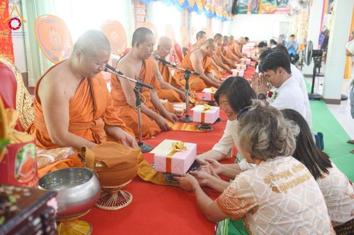 ภาพ No.170043:พิธีทอดกฐิน ณ วัดดาวเรือง จ.สระบุรี ในโครงการกฐินสามัคคีทั่วไทย 30,000 วัด บูชาธรรม 80 ปี หลวงพ่อธัมมชโย โดยคณะศิษยานุศิษย์วัดพระธรรมกาย วันที่ 26 ตุลาคม พ.ศ. 2567