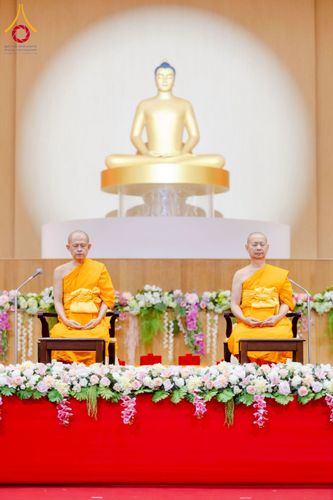 ภาพ No.272852:วันอาทิตย์ที่ 23 พฤศจิกายน พ.ศ.2568 พิธีมุทิตาสักการะ พระมหาเถระและพระเถระ ประจำปีพุทธศักราช 2568 ณ ห้องแก้วสารพัดนึก 2 สภาธรรมกายสากล  วัดพระธรรมกาย