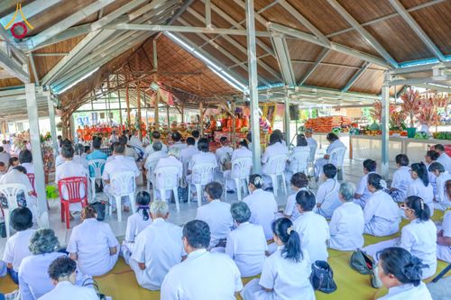 ภาพ No.175266:พิธีทอดปฐมกฐิน ธุดงคสถานวังทรายพูน เขาพนมพาธัมมานุสรณ์ พุทธันดรสุวรรณภูมิ  ต.หนองพระ อ.วังทรายพูน จ.พิจิตร ในโครงการกฐินสามัคคีทั่วไทย 30,000 วัด บูชาธรรม 80 ปี หลวงพ่อธัมมชโย โดยคณะศิษยานุศิษย์วัดพระธรรมกาย วันที่ 14 พฤศจิกายน พ.ศ. 2567