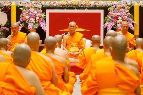 ภาพ No.62093:พิธีอุปสมบทในโครงการอุปสมบทหมู่ บูชาธรรมหลวงพ่อธัมมชโย พ.ศ.2567 ณ อุโบสถ วัดพระธรรมกาย จ.ปทุมธานี วันที่ 13-15 เมษายน พ.ศ. 2567