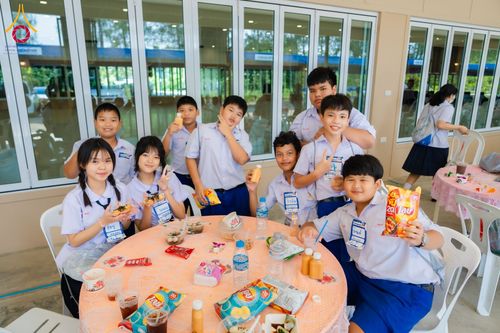 ภาพ No.183105:วันรวมพลังเด็กดี V-Star ผู้นำฟื้นฟูศีลธรรมโลก ณ ธุดงคสถานชลบุรี อ.ศรีราชา จ.ชลบุรี  ในวันเสาร์ที่ 16 พฤศจิกายน 2567